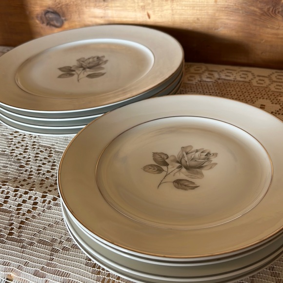 Queen Anne China Plate Set - Picture 1 of 5